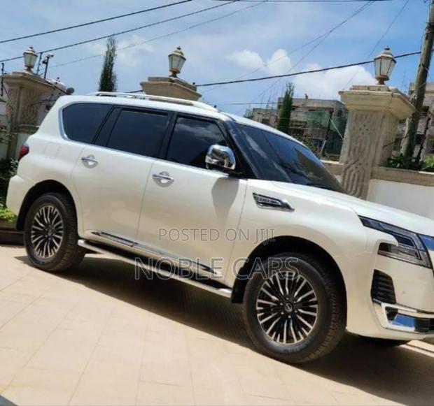 Nissan Patrol 2016 White