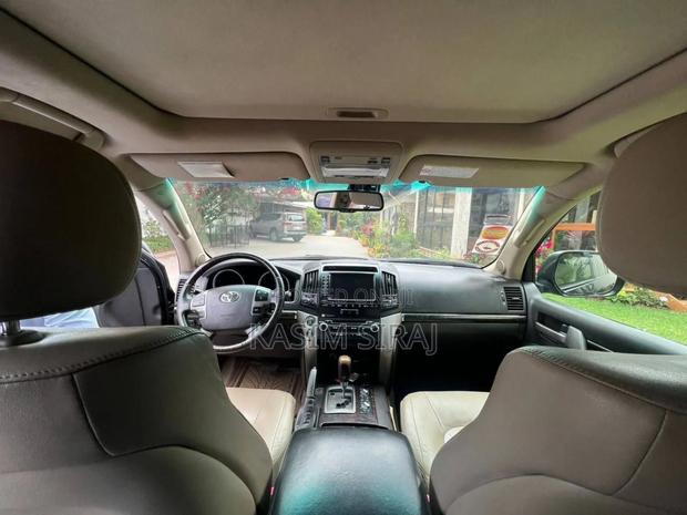 Toyota Land Cruiser 4.5 V8 GX-R 2013 Black