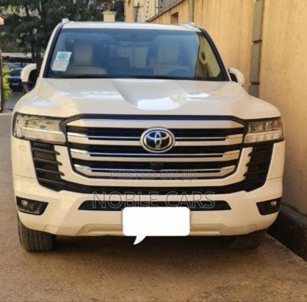 Toyota Land Cruiser 2023 White