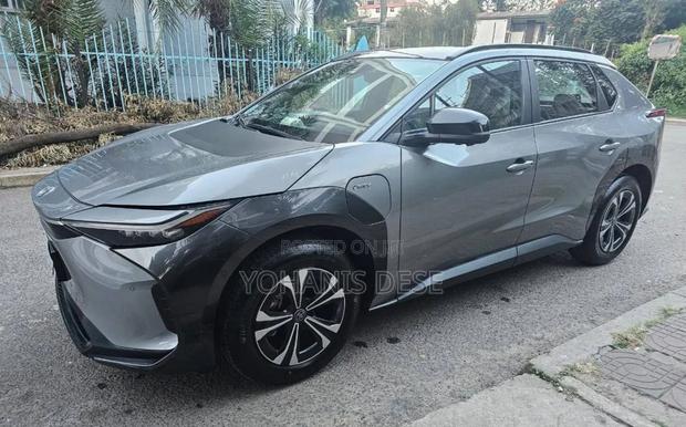 Toyota bZ4X 2024 Gray