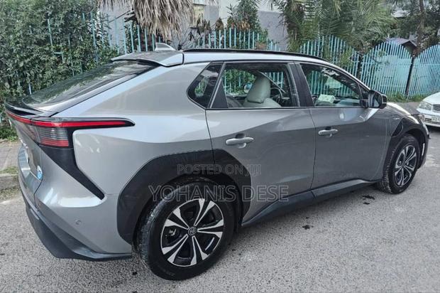 Toyota bZ4X 2024 Gray