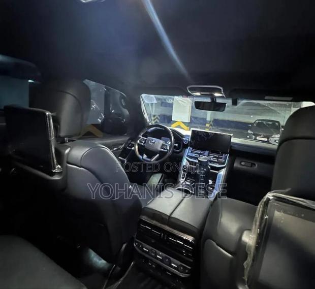 Toyota Land Cruiser 2023 Black