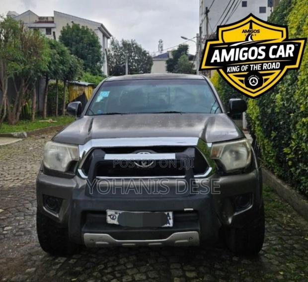 Toyota Tacoma 2012 Gray