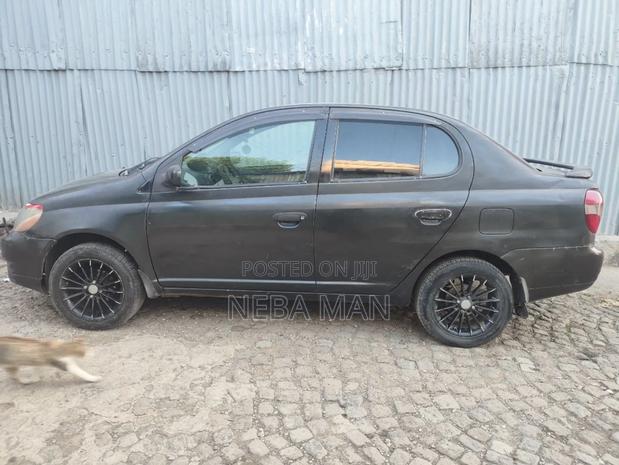 Toyota Platz 1.0 FWD 2001 Black