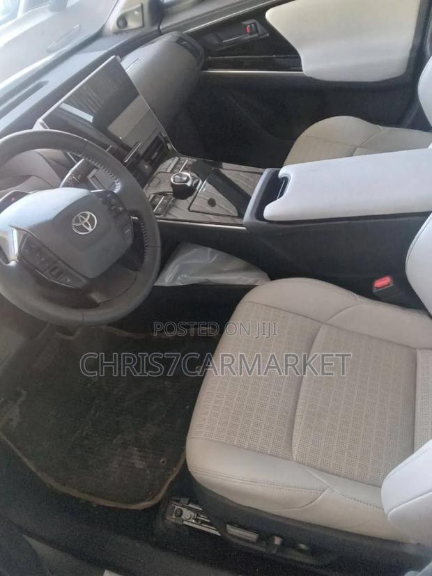 Toyota bZ4X 2024 White