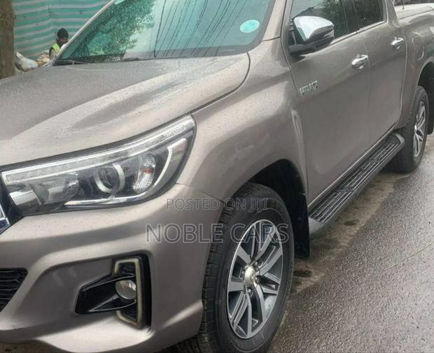 Toyota Hilux Revo Double Cab Deisel 2.8 AWD 2020 Brown