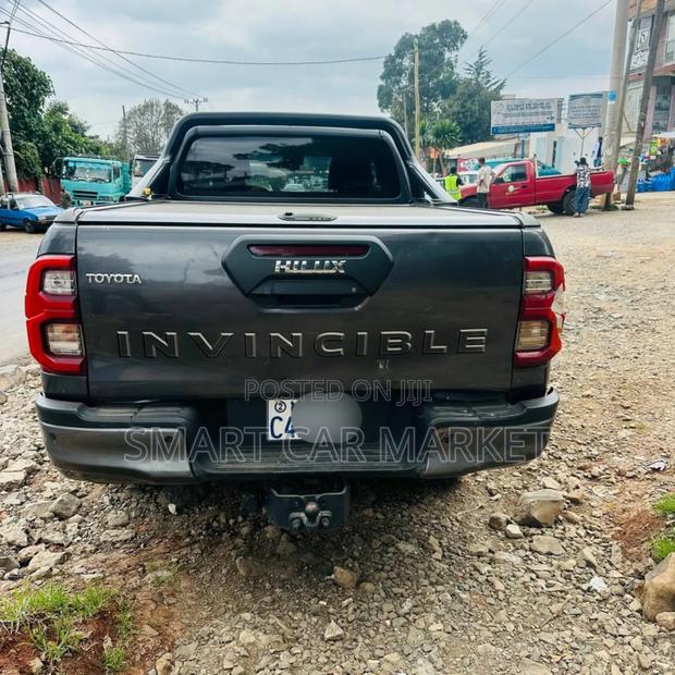 Toyota Hilux 2021 Brown