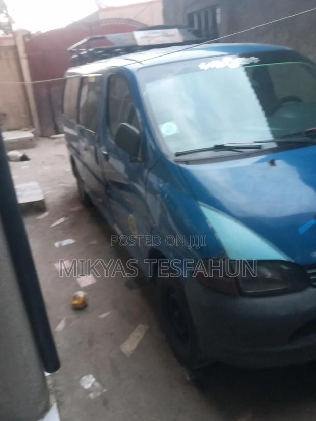 Toyota Hilux 2002 Blue