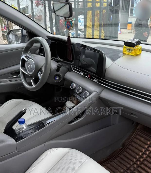Hyundai Elantra 2021
