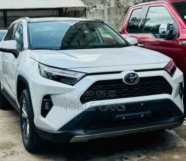 New Toyota RAV4 2024 Ivory