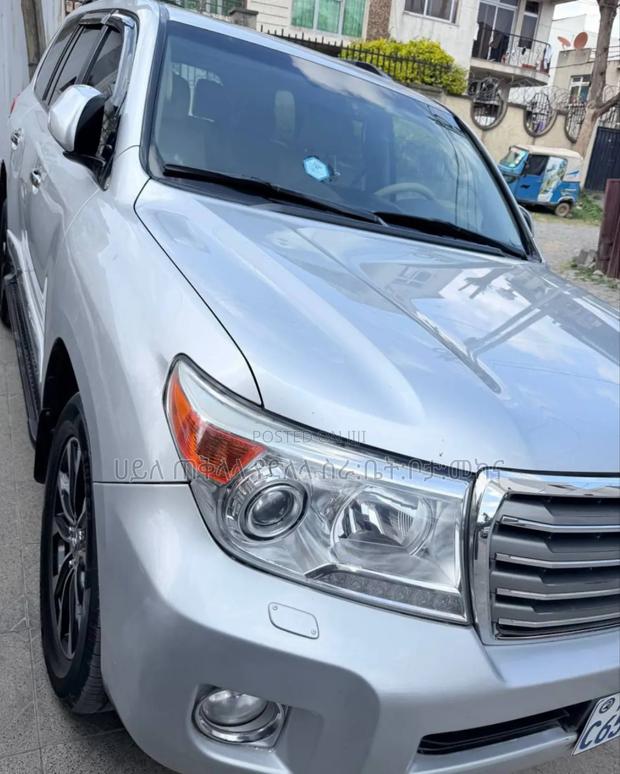 Toyota Land Cruiser 2016 Silver