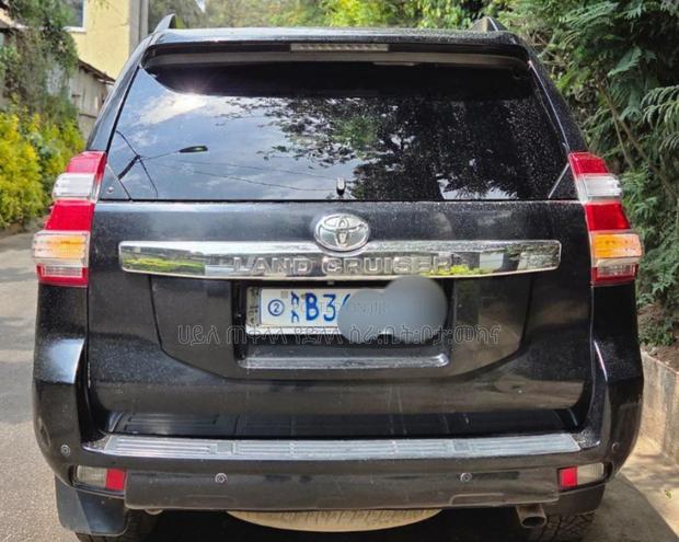 Toyota Land Cruiser Prado 2015 Gray