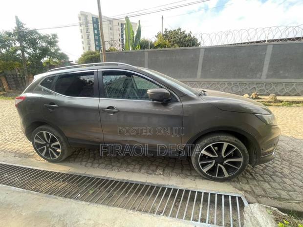 Nissan Qashqai 2016 Gray