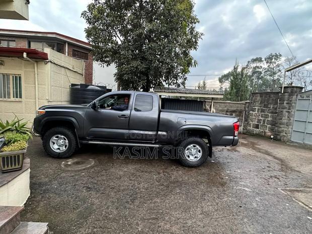 Toyota Tacoma SR 4x2 Access Cab 127.4 in. WB 2020 Gray