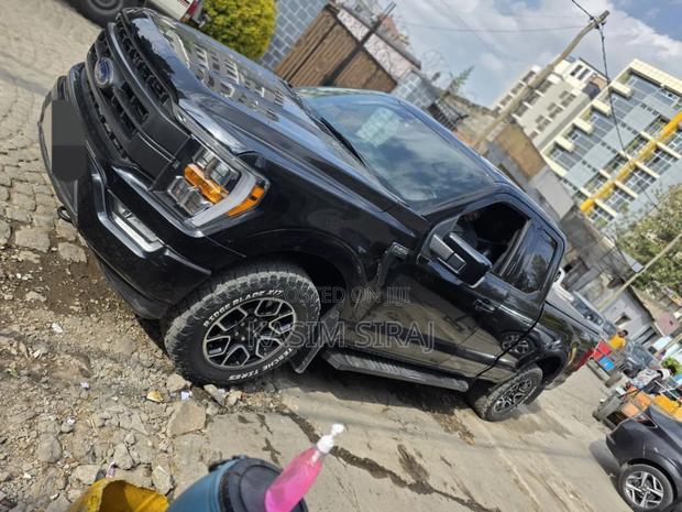 Ford F-150 LARIAT 2021 Black