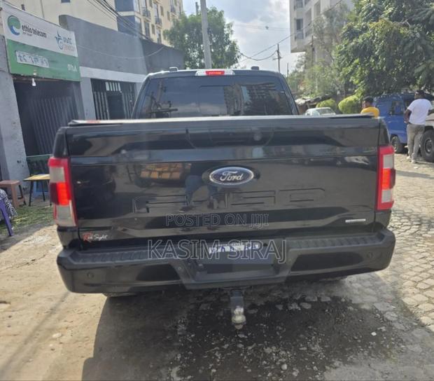 Ford F-150 LARIAT 2021 Black