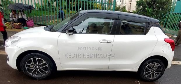 Suzuki Swift 2022 White