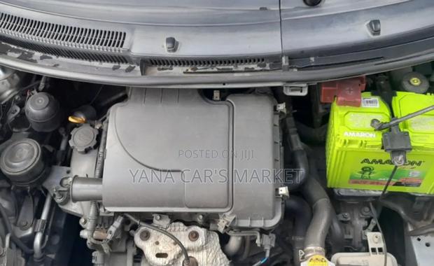 Toyota Yaris 2010 Gray