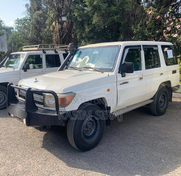 Toyota Land Cruiser 4.5 V8 GX-R 2013 White