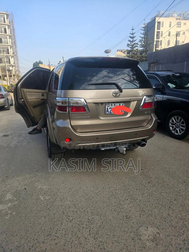 Toyota Fortuner 2.7 AWD 2011 Brown