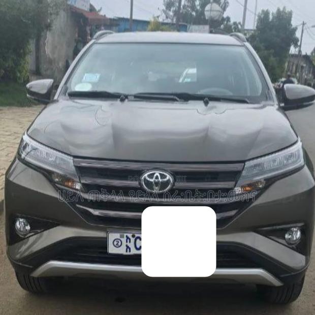 Toyota Rush 2022 Maroon