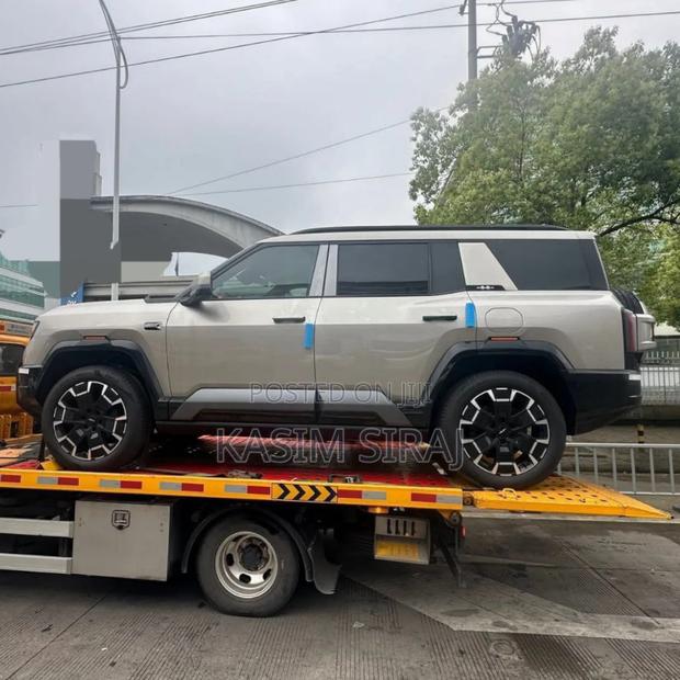 New BYD Leopard 8 2.0 Hybrid AWD 2025 Blue