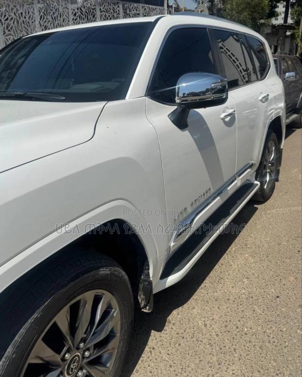 Toyota Land Cruiser 2023