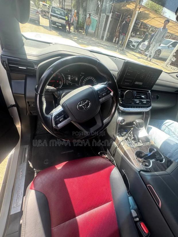 Toyota Land Cruiser 2023