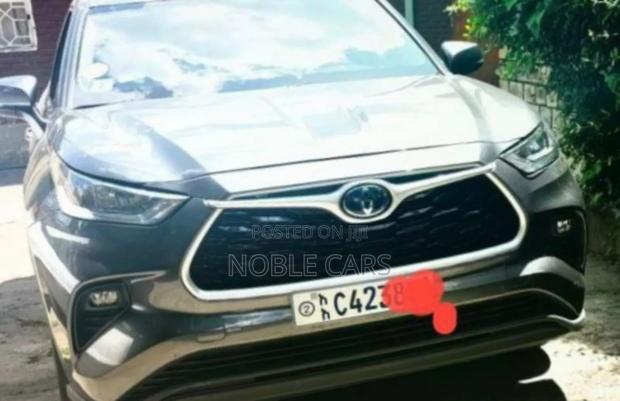Toyota Highlander Hybrid 2022 Gray