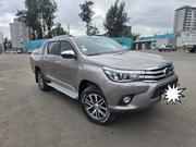 Toyota Hilux 2017 Gold for sale