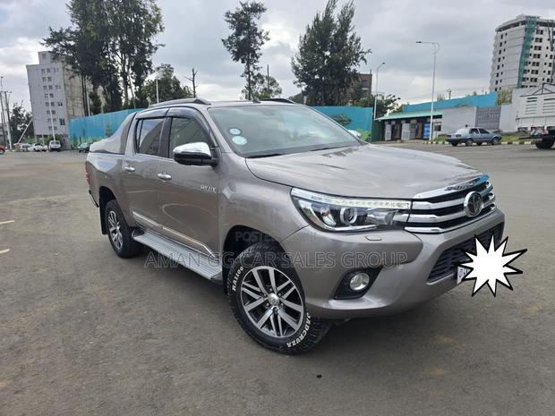 Toyota Hilux 2017 Gold