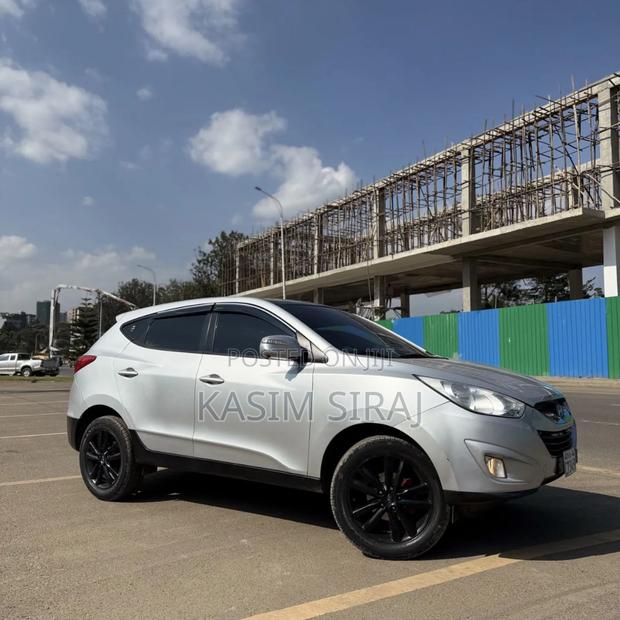 Hyundai Tucson GLS FWD 2010 Silver