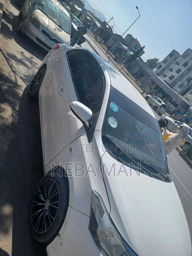 Toyota Yaris 2013 White