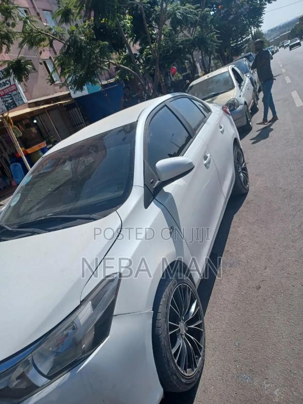 Toyota Yaris 2013 White
