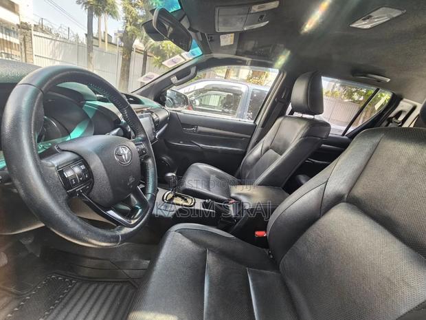 Toyota Hilux Revo Double Cab Deisel 2.8 AWD 2022 Silver