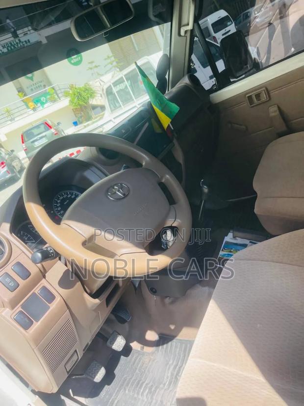 Toyota Land Cruiser 2018 White
