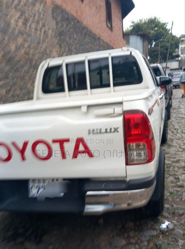 Toyota Hilux Revo Double Cab Deisel 2.4 RWD 2016 White