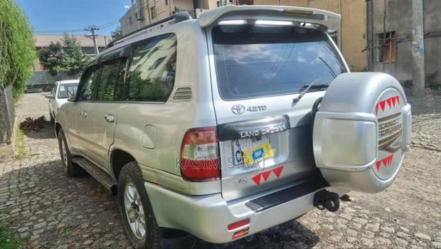 Toyota Land Cruiser 2007 Silver