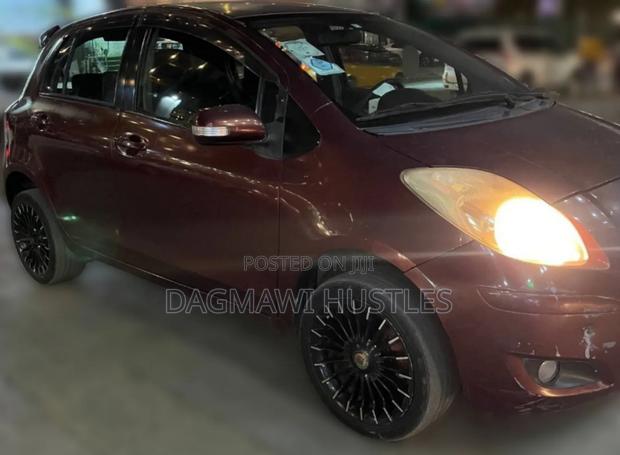 Toyota Yaris 2010 Burgundy