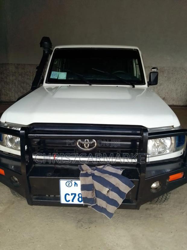 Toyota Land Cruiser 2018 White
