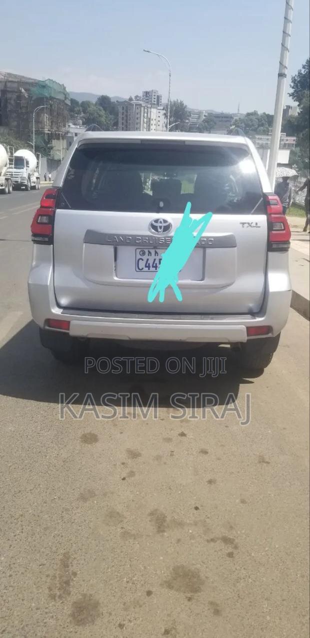 Toyota Land Cruiser Prado 2.8 2021 Silver