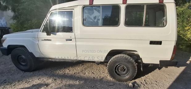 Toyota Land Cruiser 2012 White