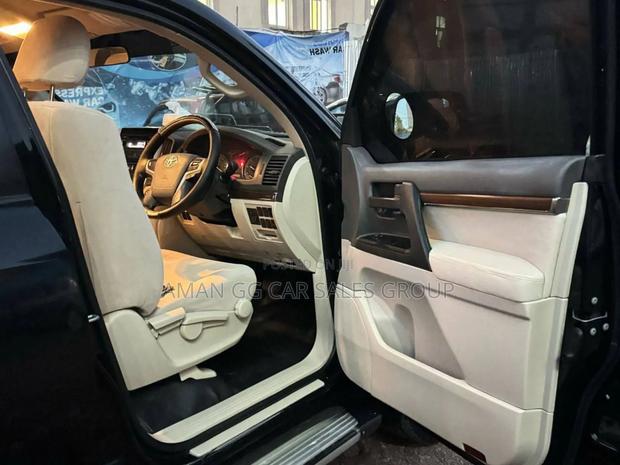 Toyota Land Cruiser 2018 Black