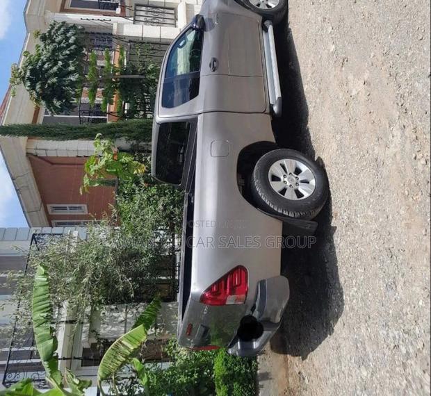 Toyota Hilux 2018 Gold