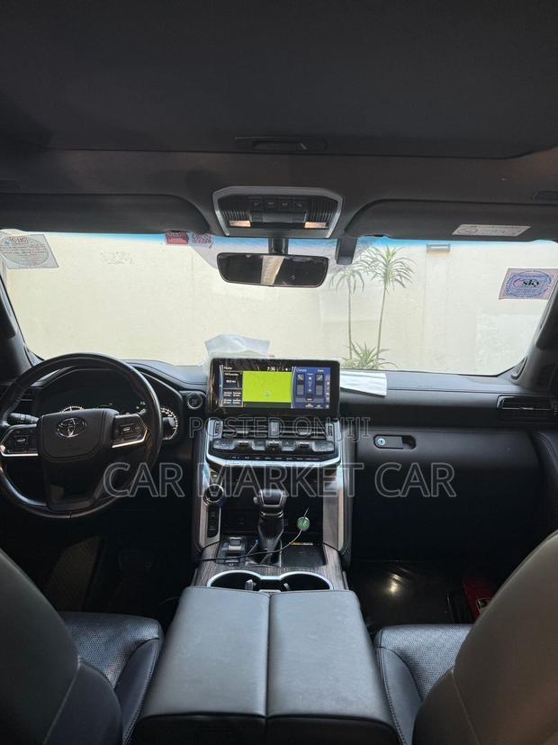 Toyota Land Cruiser LC300 2023 Black