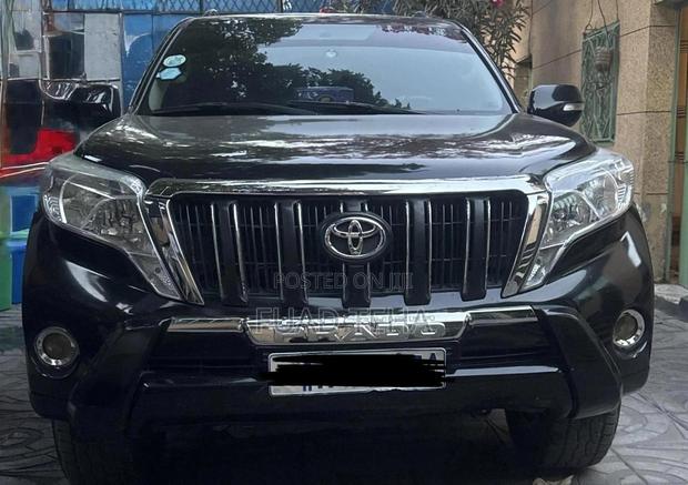 Toyota Land Cruiser Prado 2012 Black