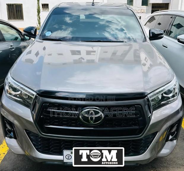 Toyota Hilux 2020 Gold