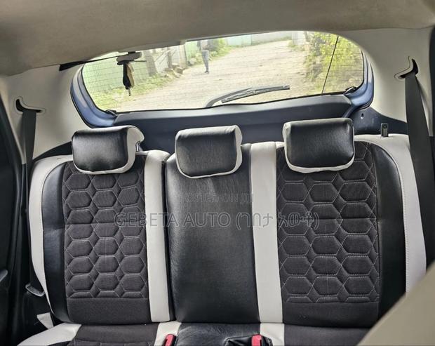 Toyota Yaris 2012