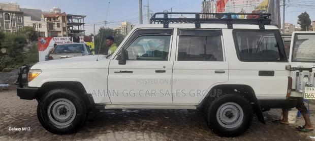 Toyota Land Cruiser 2016 White