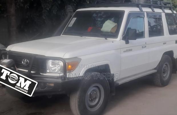 Toyota Land Cruiser 2016